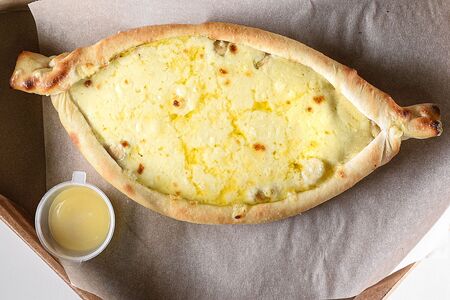 Хачапури по-аджарски с беконом