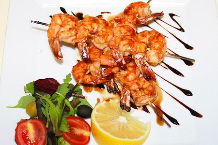 Шашлычки из тигровых креветок под соусом терияки