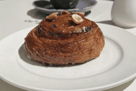 Улитка с изюмом и фундуком