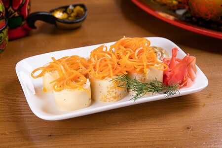 Блинные роллы с курицей и огурцом