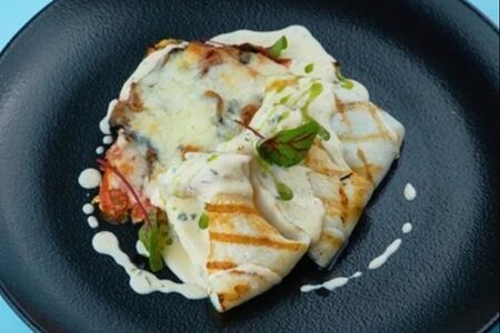 Кальмар на гриле с овощным гратеном