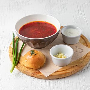 Борщ украинский с пампушкой