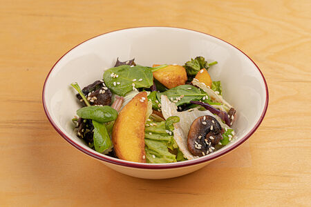 Теплый салат с грибами и картофелем