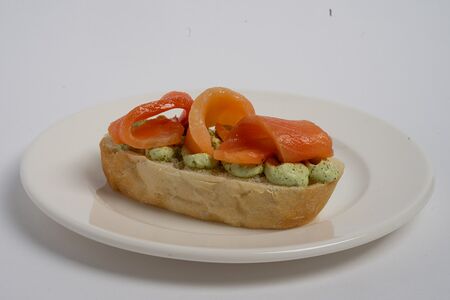 Бутерброд с лососем