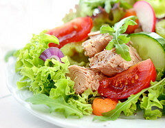 Салат с тунцом