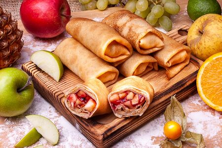 Блины с яблоком