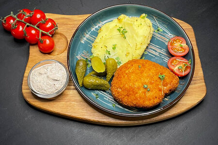 Котлета по-аджарски с картофельным пюре Депутатский запрос