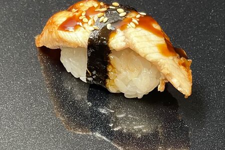 Суши с угрем