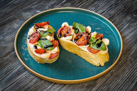 Брускетты Капрезе