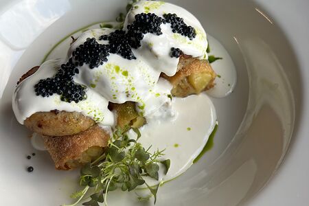 Котлеты из щуки с картофелем и грибами в хрустящем тесте с соусом из сливок