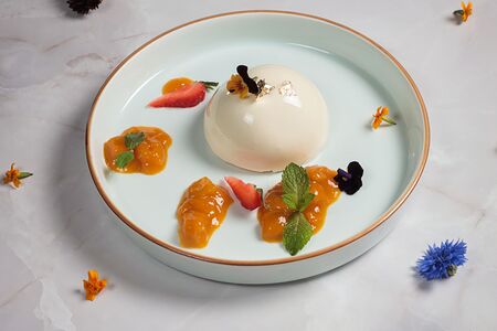 Пирожное Манго-йогурт