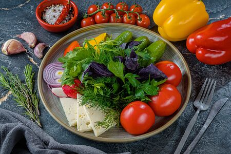 Ассорти из свежих овощей