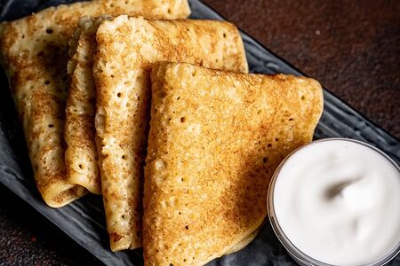 Блинчики с форелью и творожным сыром