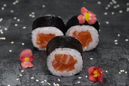 Малый ролл Лосось