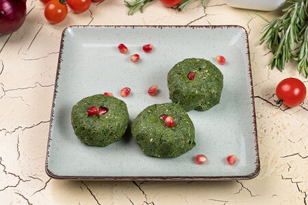 Шпинат с орехами