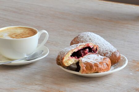 Сладкий пирожок