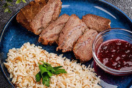 Щека говяжья с гарниром