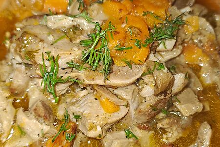 Куриные желудочки, тушёные с овощами