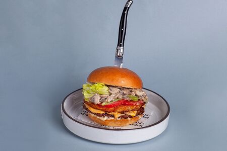 Бургер с картофельными драниками и индейкой (new)