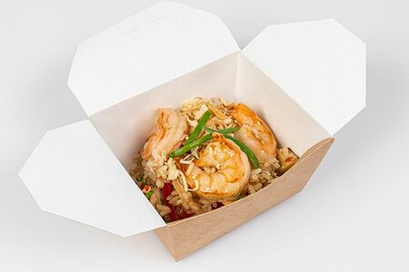 Рис жареный с креветками