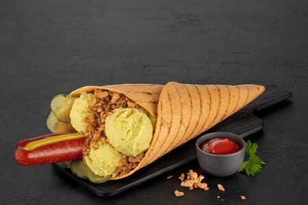 Рулле с колбаской Бергсалями