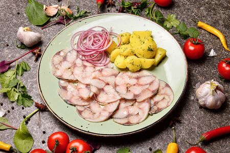 Строганина из скумбрии