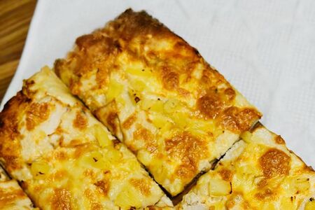 Пицца Курица-ананас