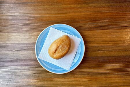 Белая булочка