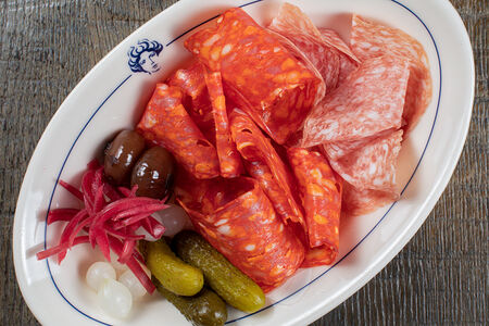 Шаркутери, салями, чоризо