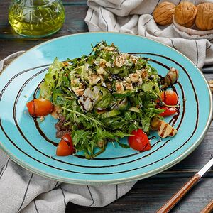 Теплый салат с куриной печенью