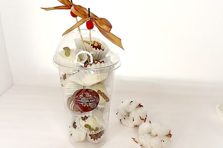 Стаканчик фиников в шоколаде