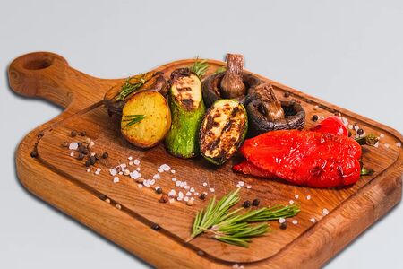 Овощи, обжаренные на гриле