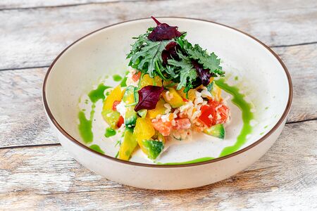 Салат с крабом в цитрусовой заправке