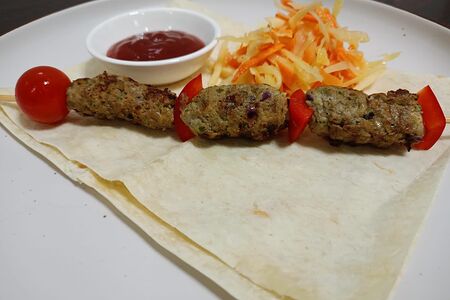 Люля-кебаб из говядины на шпажке