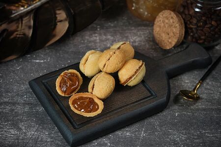 Орешки с карамелью