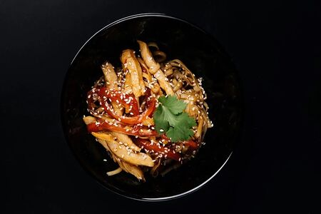 Wok с курицей