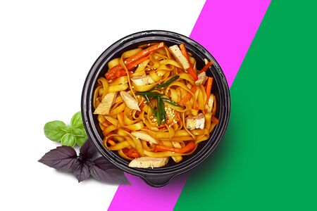 Wok с курочкой и овощами