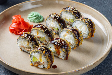 Горячий ролл с угрем