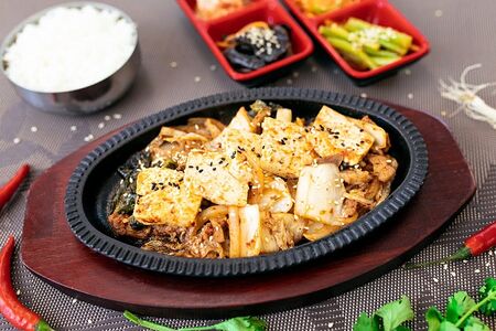 Кимчи со cвинoй грудинкой