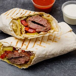 Люля-кебаб из говядины в лаваше