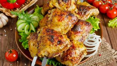 Шашлык из куриного бедра на кости