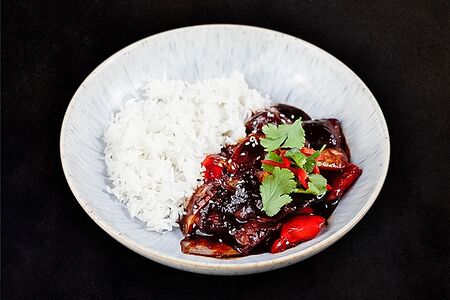 Говядина с рисом в соусе из черного перца