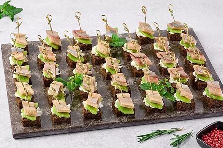 Канапе с сельдью Fish Fusion