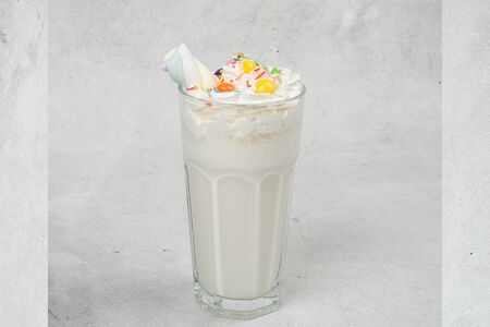 Молочный коктейль ванильный