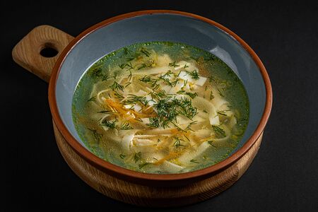 Куриный суп с домашней лапшой