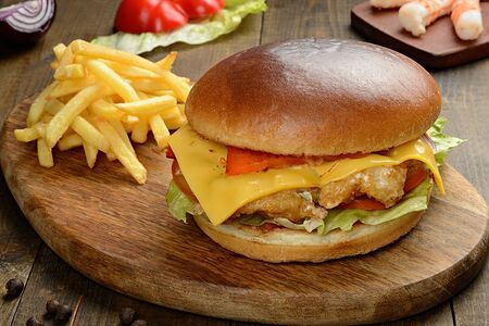 Бургер Вкусный с креветками