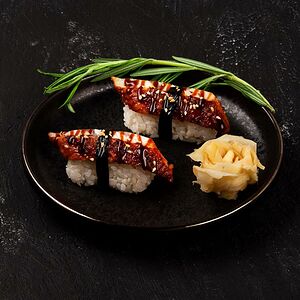 Суши с угрём 