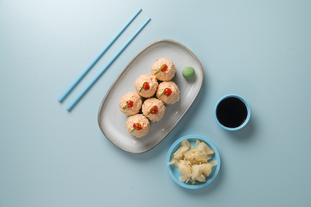 Острый ролл с крабом