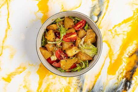 Теплый салат с баклажанами