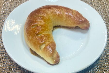 Рогалик с вареной сгущенкой